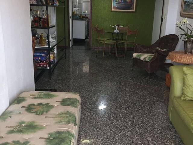 #329 - Apartamento para Venda em Campos dos Goytacazes - RJ