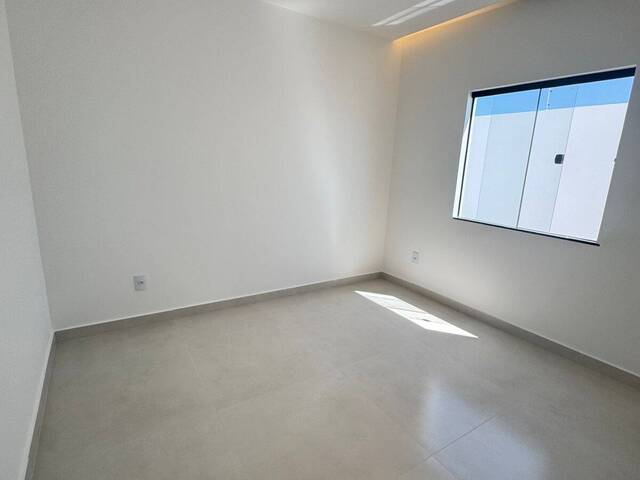 #677 - Casa para Venda em Campos dos Goytacazes - RJ - 2